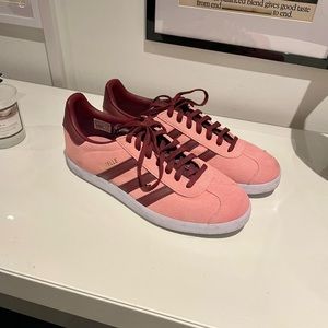 SOLD ON ANOTHER PLATFORM Adidas gazelle sneakers original heritage sneakers